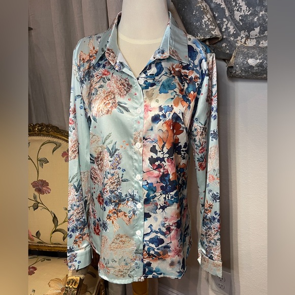 Floral Print Long Sleeve Button up Women's Casual Blouse Top Large NWT - Picture 2 of 12